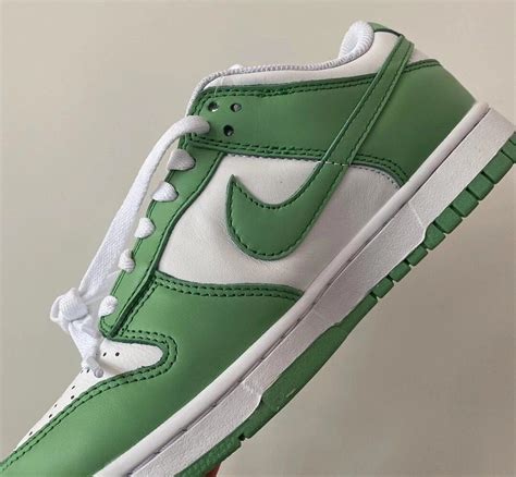 groene nike sneakers|Green Nike Shoes .